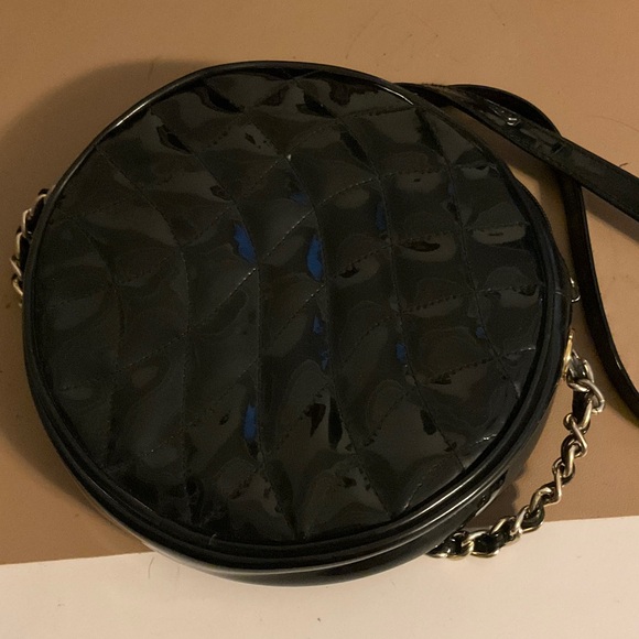 Elegant Black Quilted Women's Bag - Picture 3 of 3
